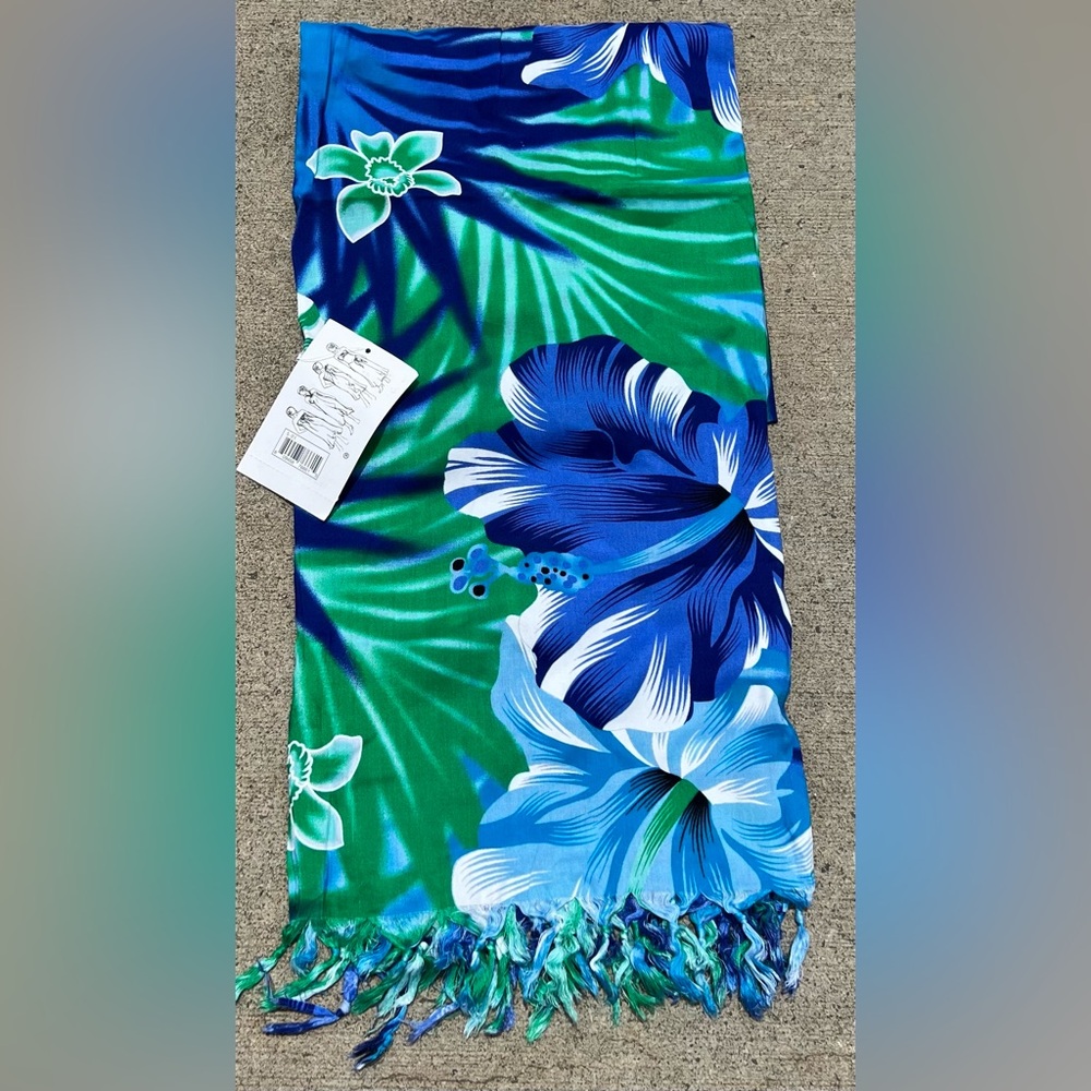 Hawaiian sarong cover-up scarf wrap blue floral 44”x60”